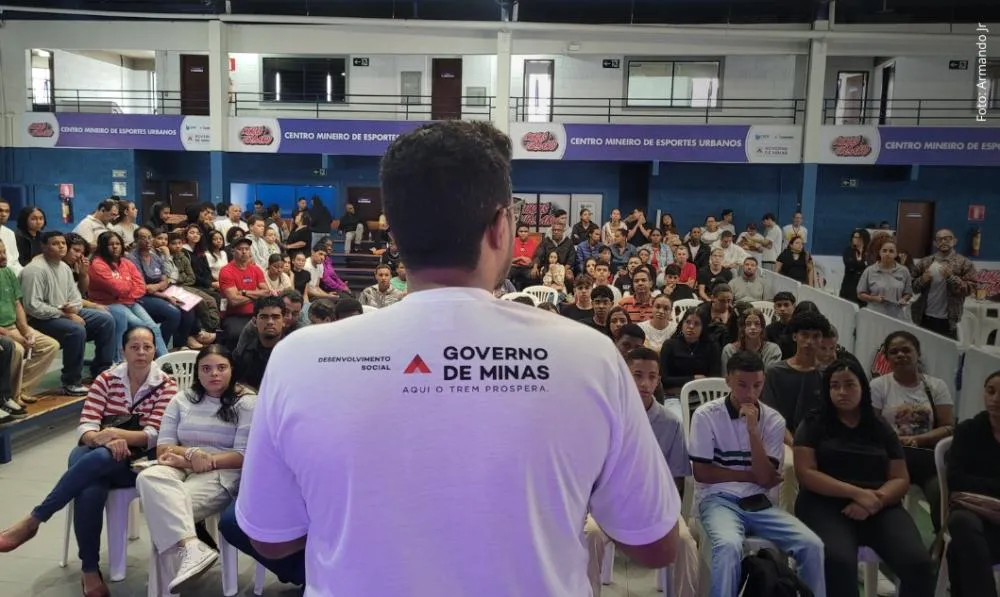 Governo de Minas oferece milhares de vagas para jovens em mutirão de emprego neste sábado